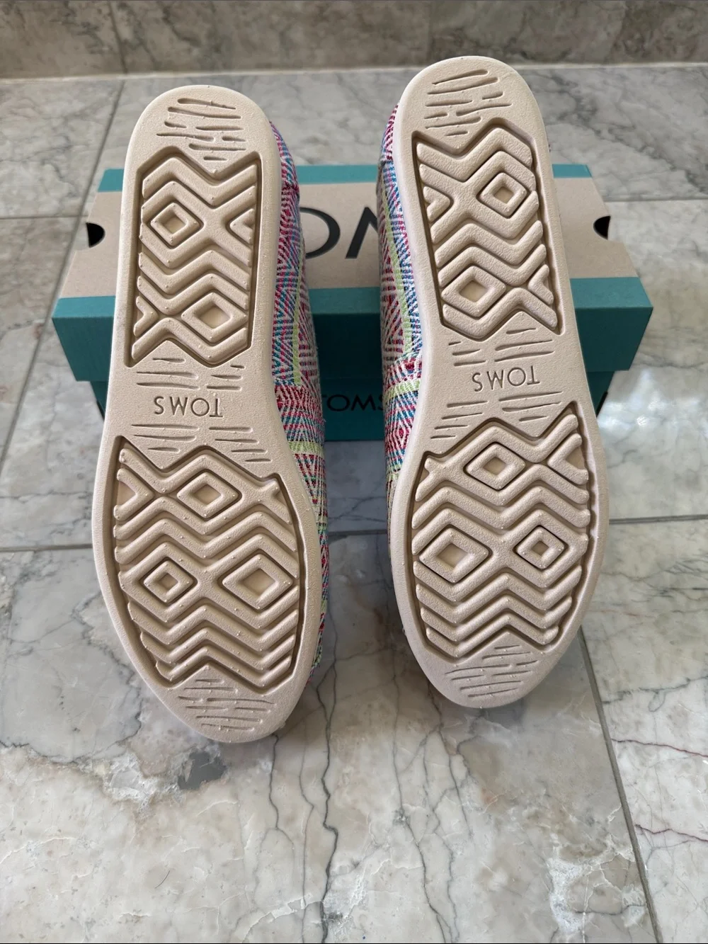 TOMS Alpargata Women’s Slip-On Shoes NIB Multicolor Size 9